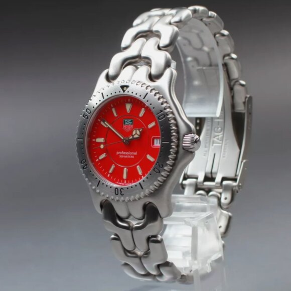TAG Heuer Red 40mm Dial Professional Quartz Men Watch - Picture 2 of 6
